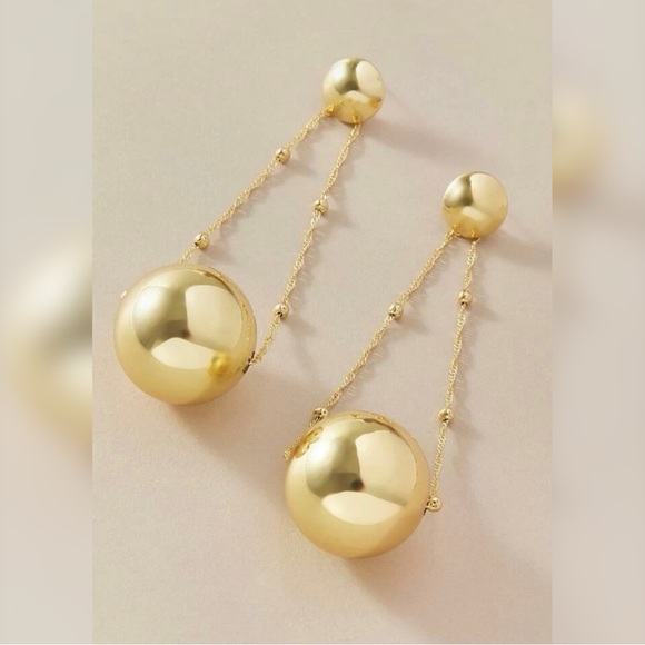 Amaze-Balls! Beautiful Gold Tone Drop Earrings ✨ - Picture 3 of 4